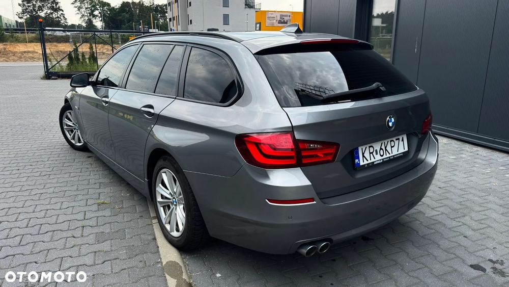 BMW Seria 5 525d Sport-Aut Luxury Line - 3