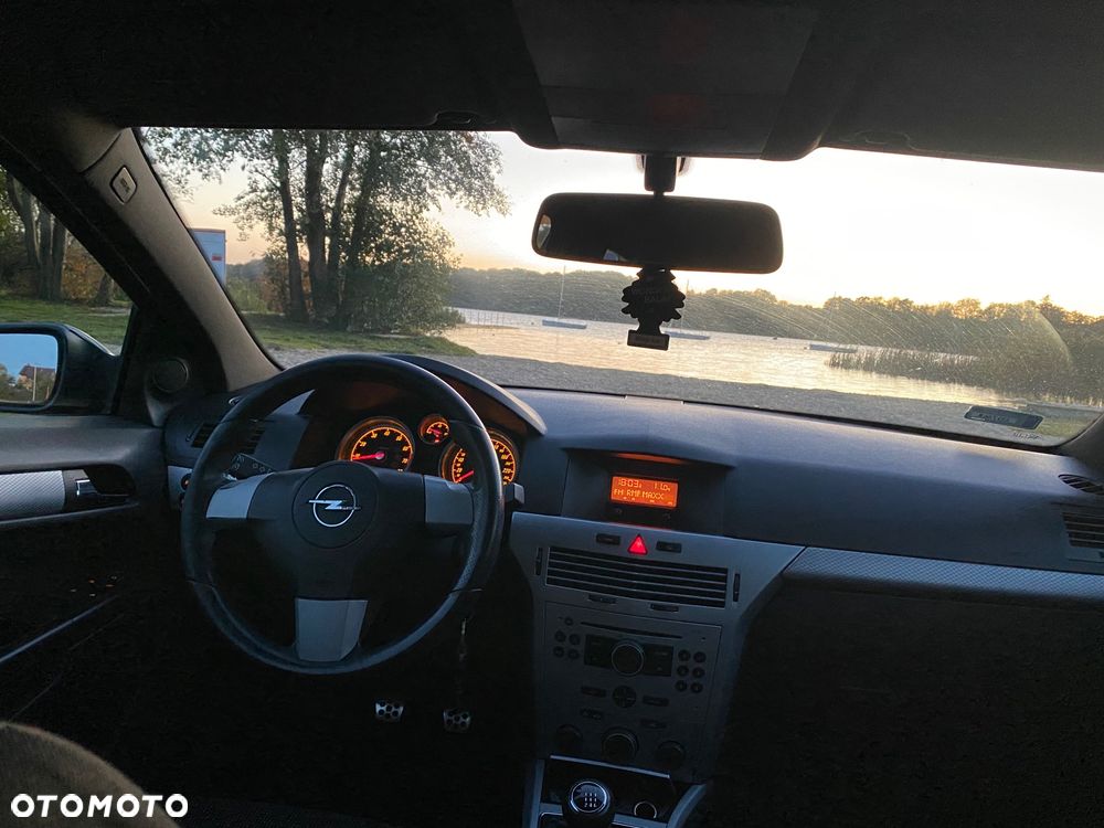 Opel Astra 2.0 T Sport - 14