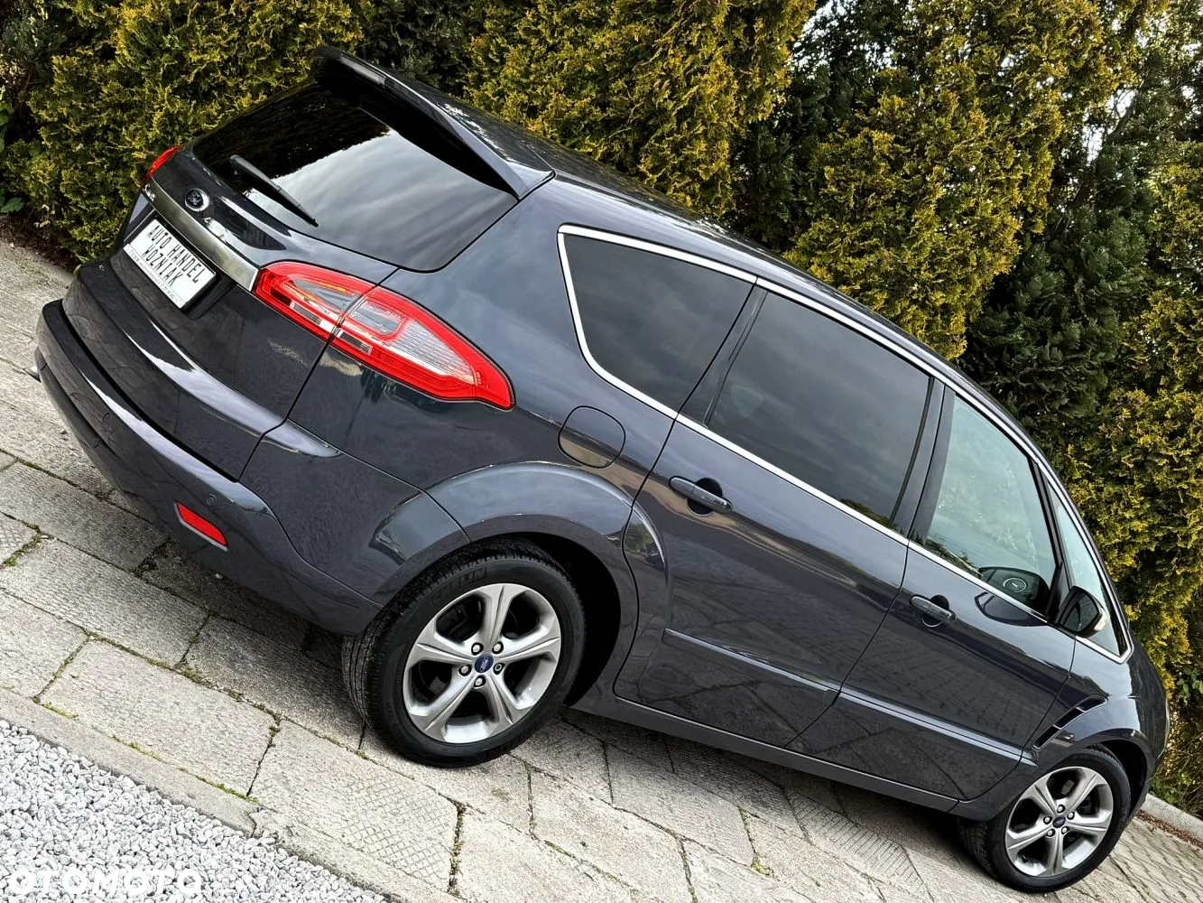Ford S-Max - 11