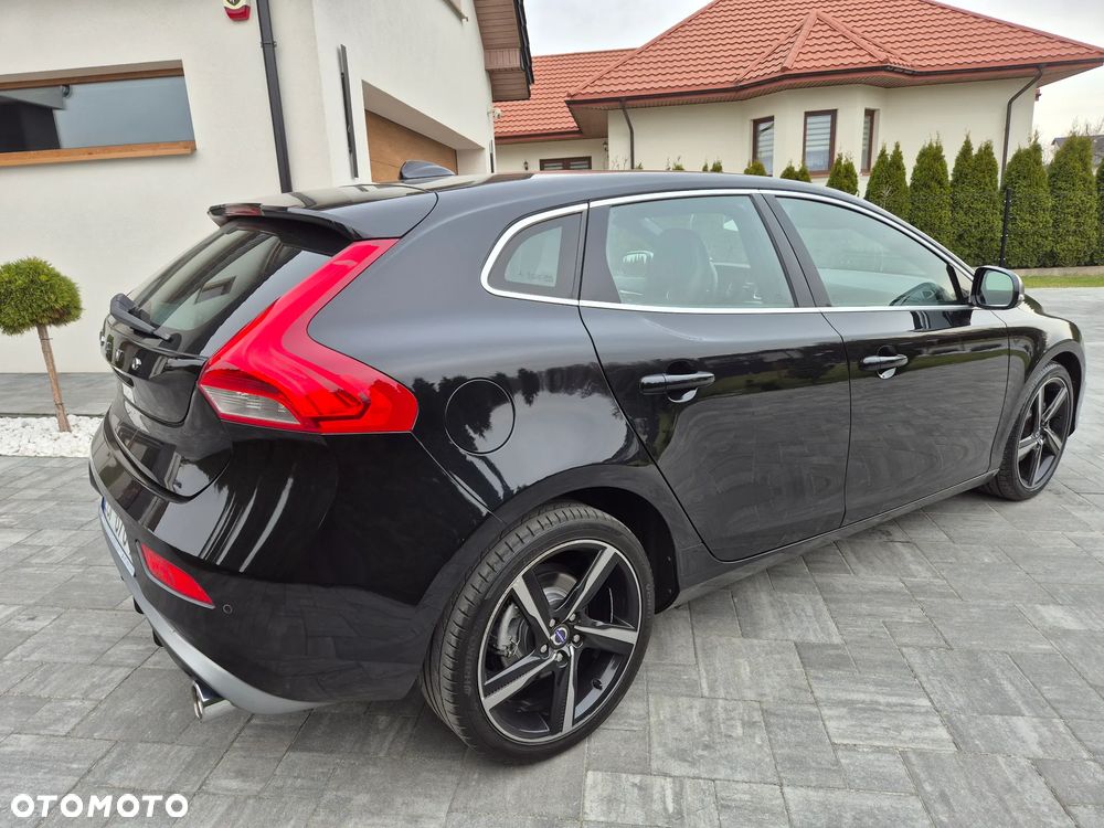 Volvo V40 T3 R Design - 7