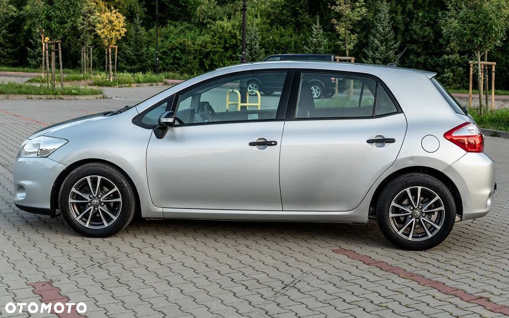 Toyota Auris 1.4 D-4D Luna EU5 - 2