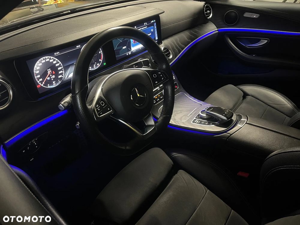 Mercedes-Benz Klasa E 220 d 4-Matic 9G-TRONIC - 14
