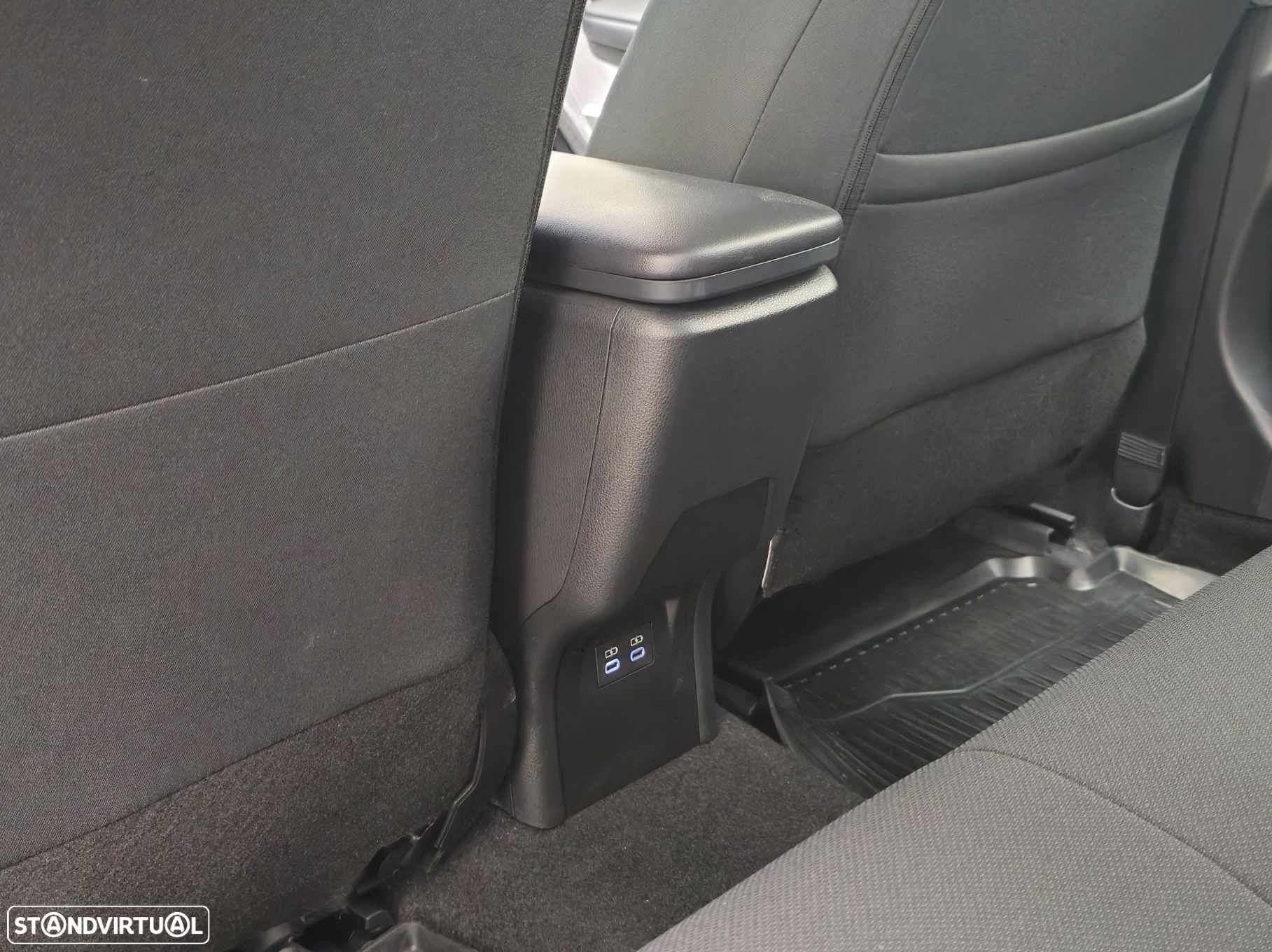 Toyota Prius - 28