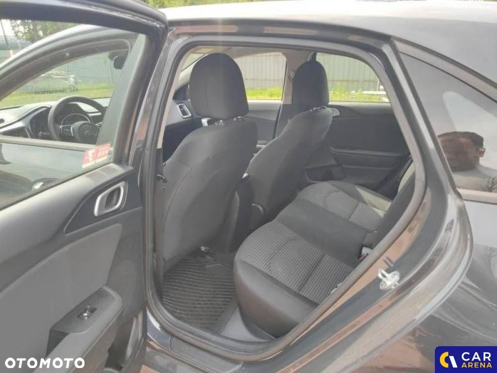 Kia Ceed - 12