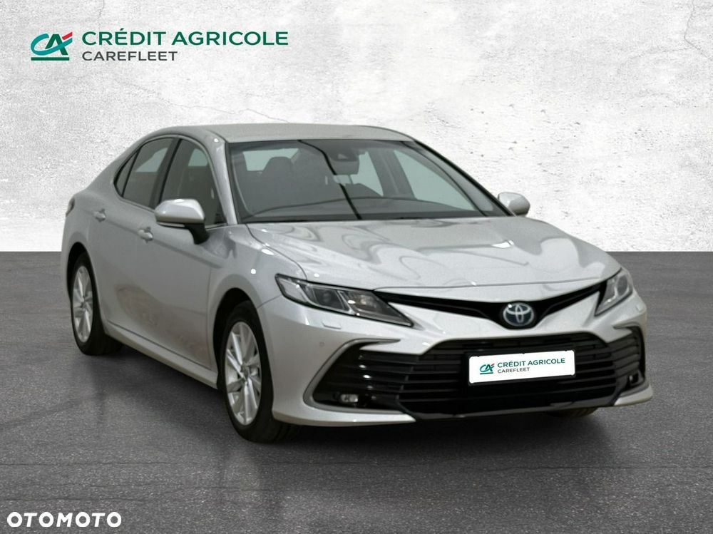 Toyota Camry - 4