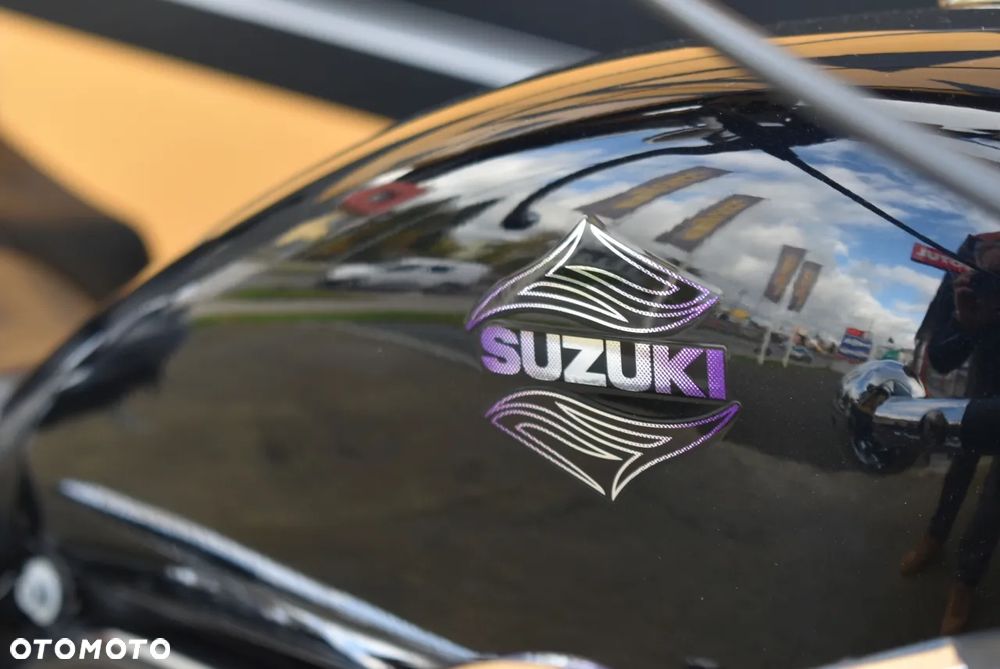 Suzuki Intruder - 37