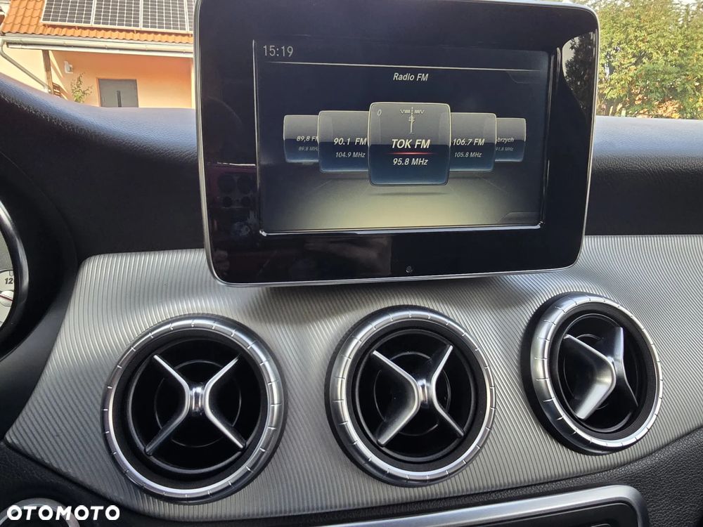 Mercedes-Benz CLA - 12