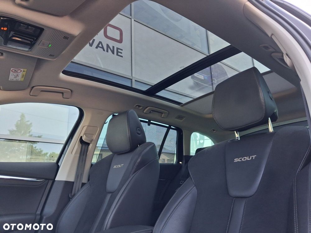 Skoda Octavia 2.0 TDI 4x4 Scout DSG - 7