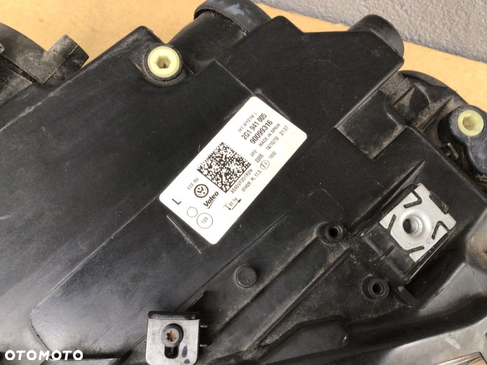 Lampa przednia lewa VW Polo 2G1 - 4