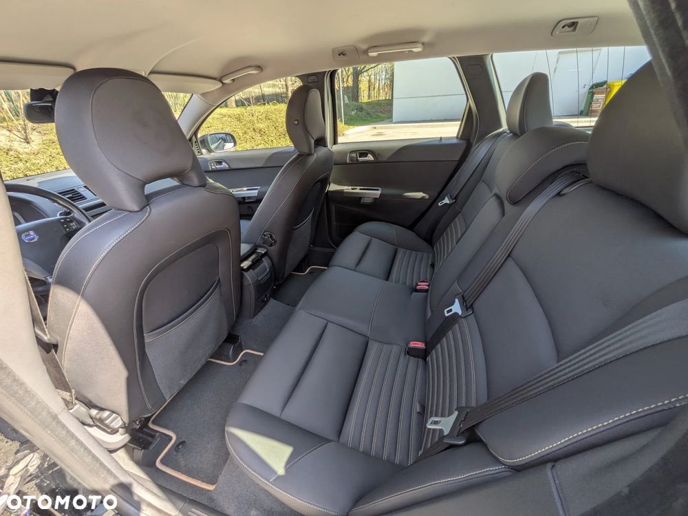 Volvo V50 D5 DPF Momentum - 15