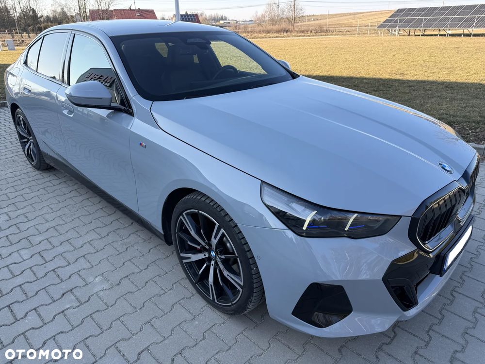 BMW Seria 5 ver-520d-xdrive-mhev-m-sport - 11
