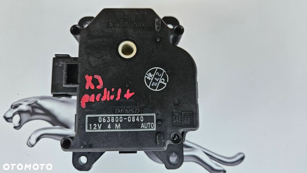 Jaguar XJ 351 Silniczek nagrzewnicy dmuchawy  063800-0840 DENSO - 2