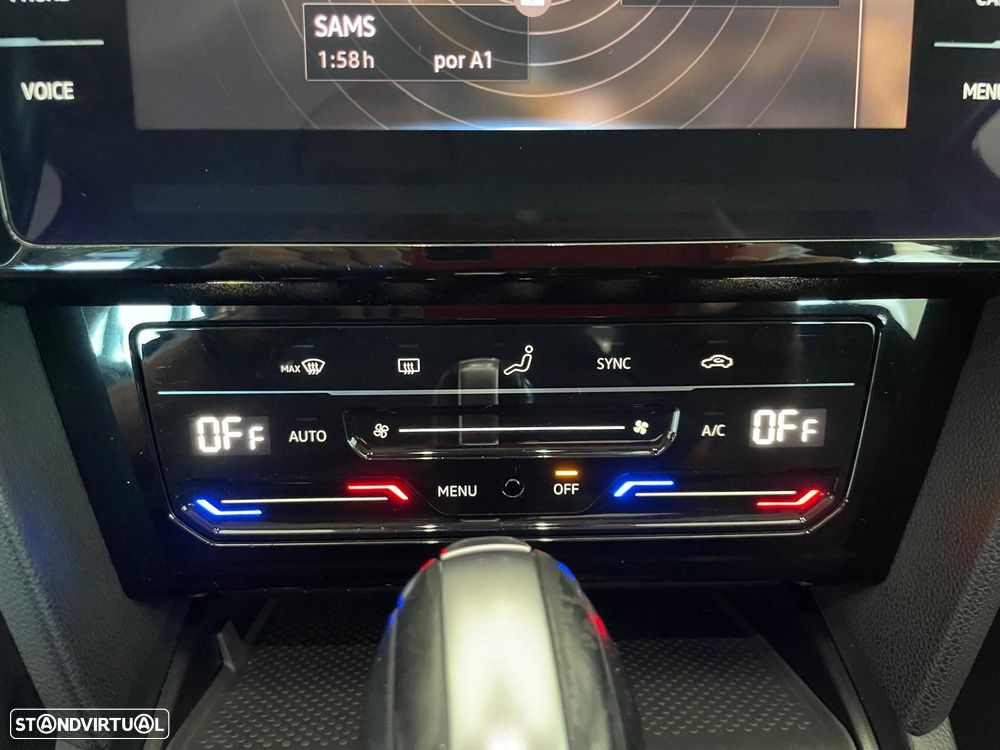 VW Passat Variant 2.0 TDi Business DSG - 23