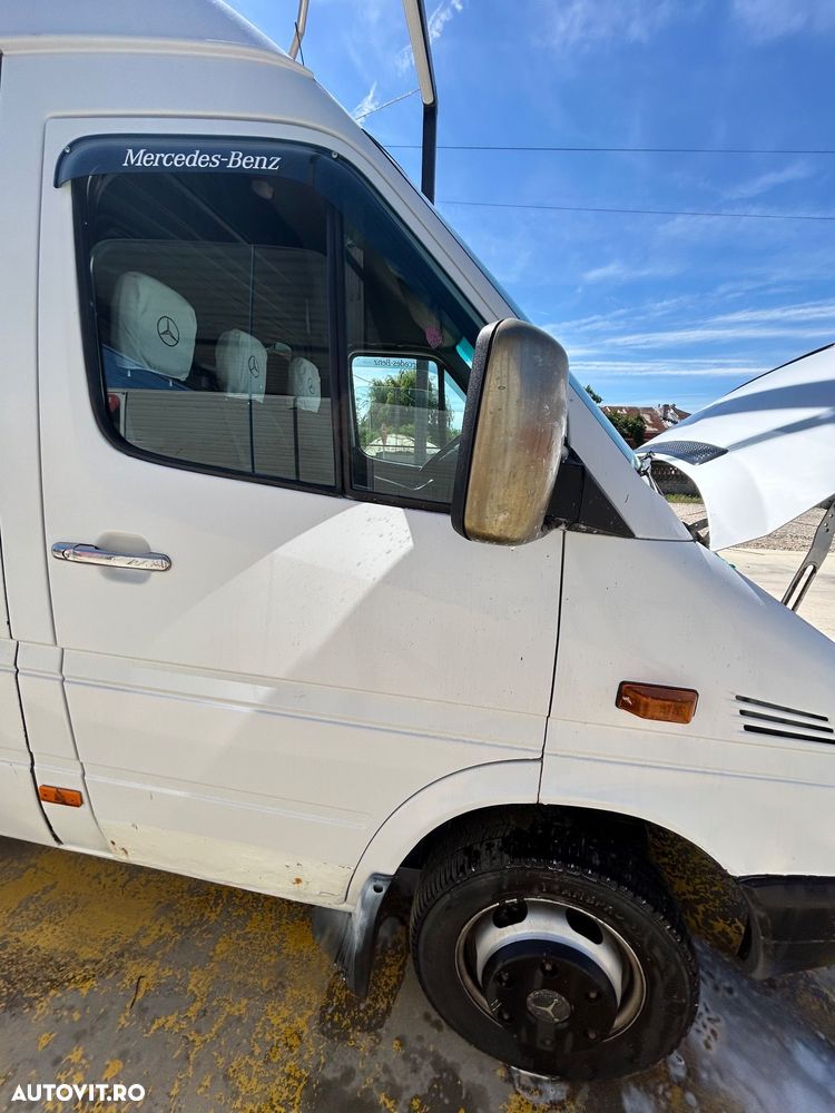 Mercedes-Benz Sprinter - 13