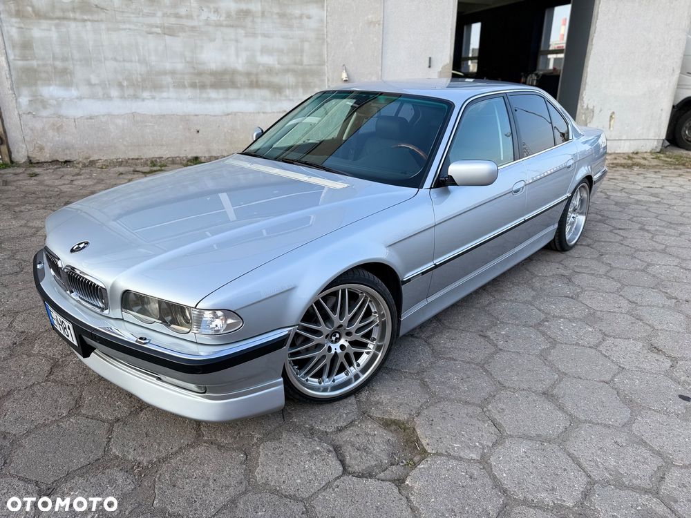 BMW Seria 7 740i - 4