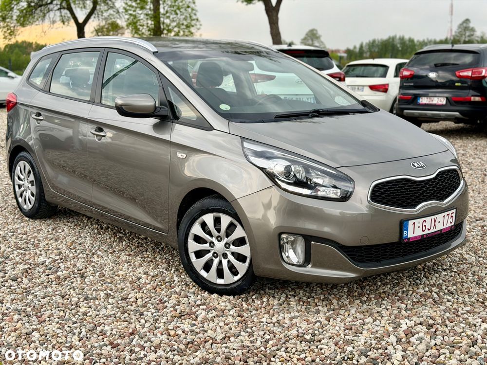 Kia Carens - 14