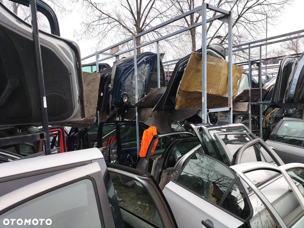 DRZWI KOMPLETNE LEWY PRZÓD KIA MAGENTIS I EB - 12