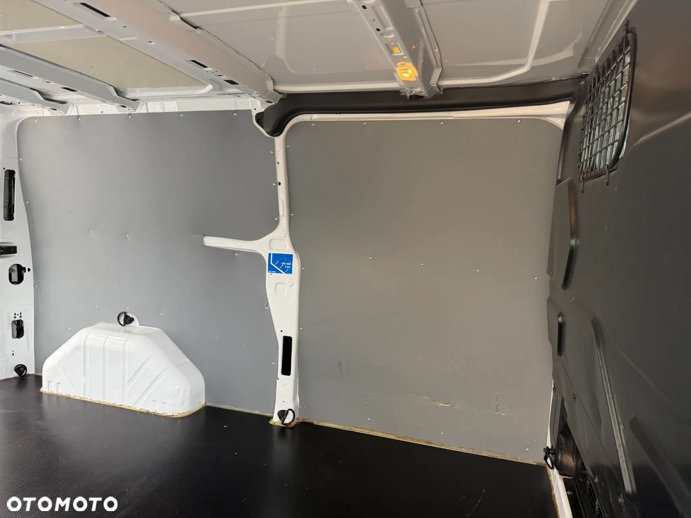 Ford Custom L2H1 - 7