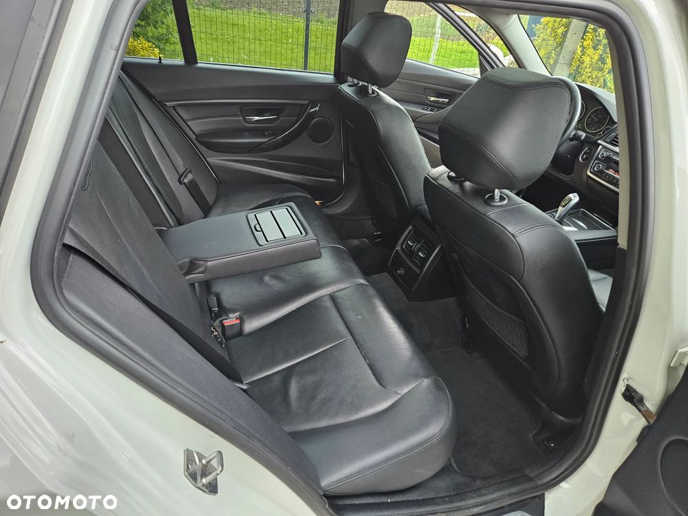 BMW Seria 3 318d Luxury Line - 9