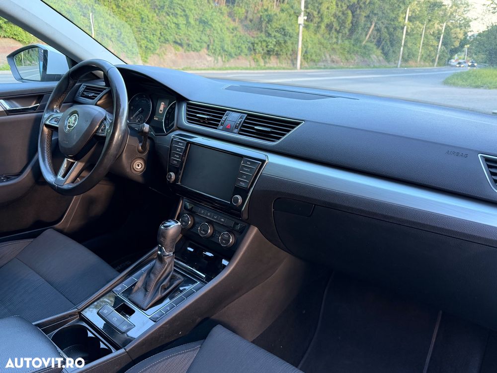 Skoda Superb 2.0 TDI DSG Premium Edition - 9