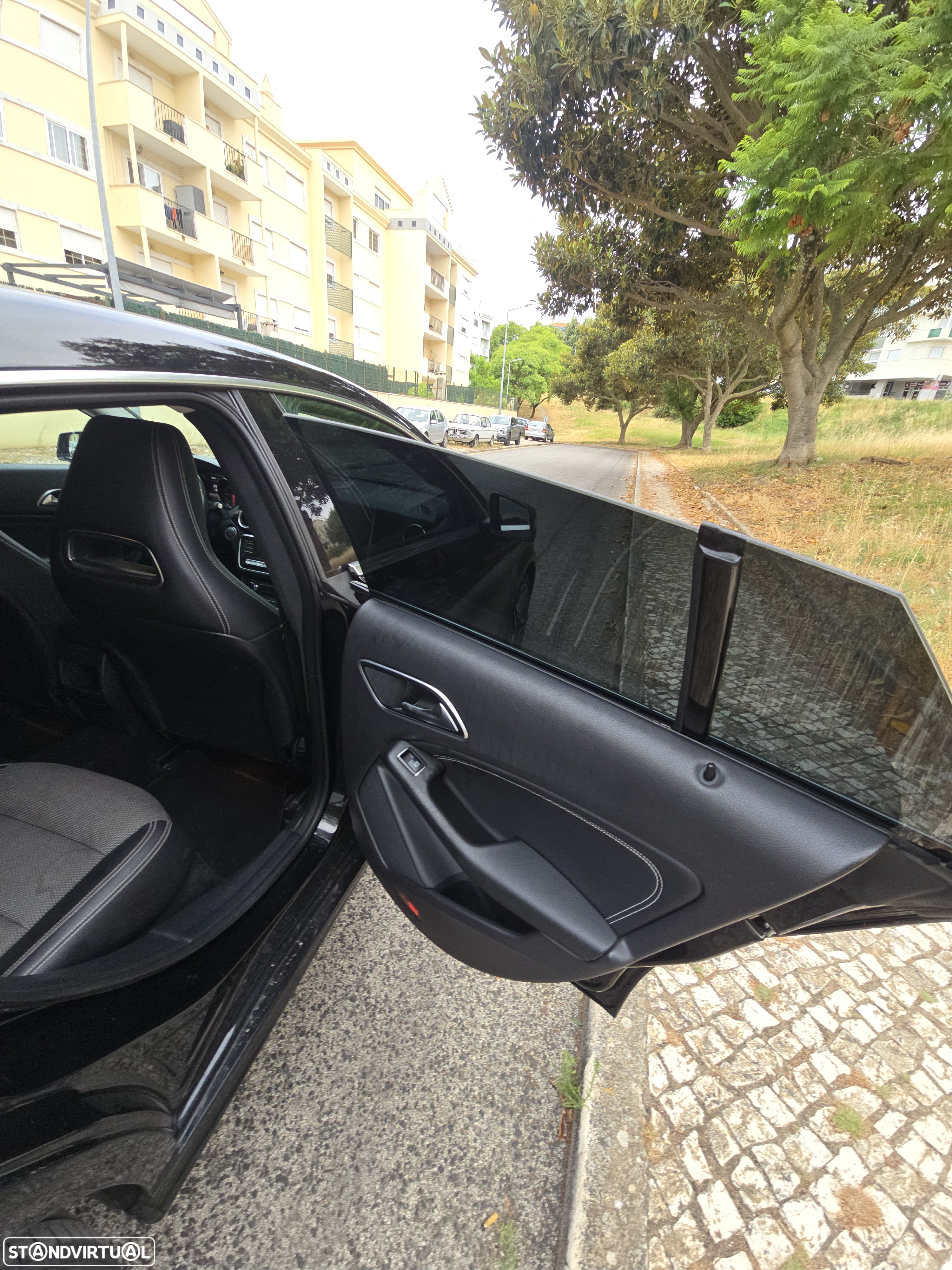 Mercedes-Benz CLA 200 d Shooting Brake Urban Aut. - 28