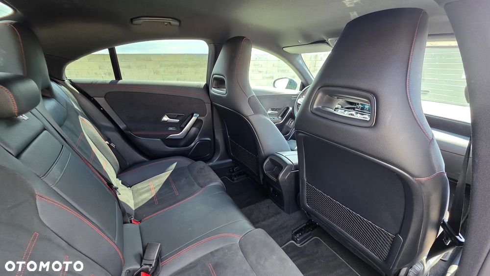 Mercedes-Benz CLA 250 e 8G-DCT AMG Line - 10