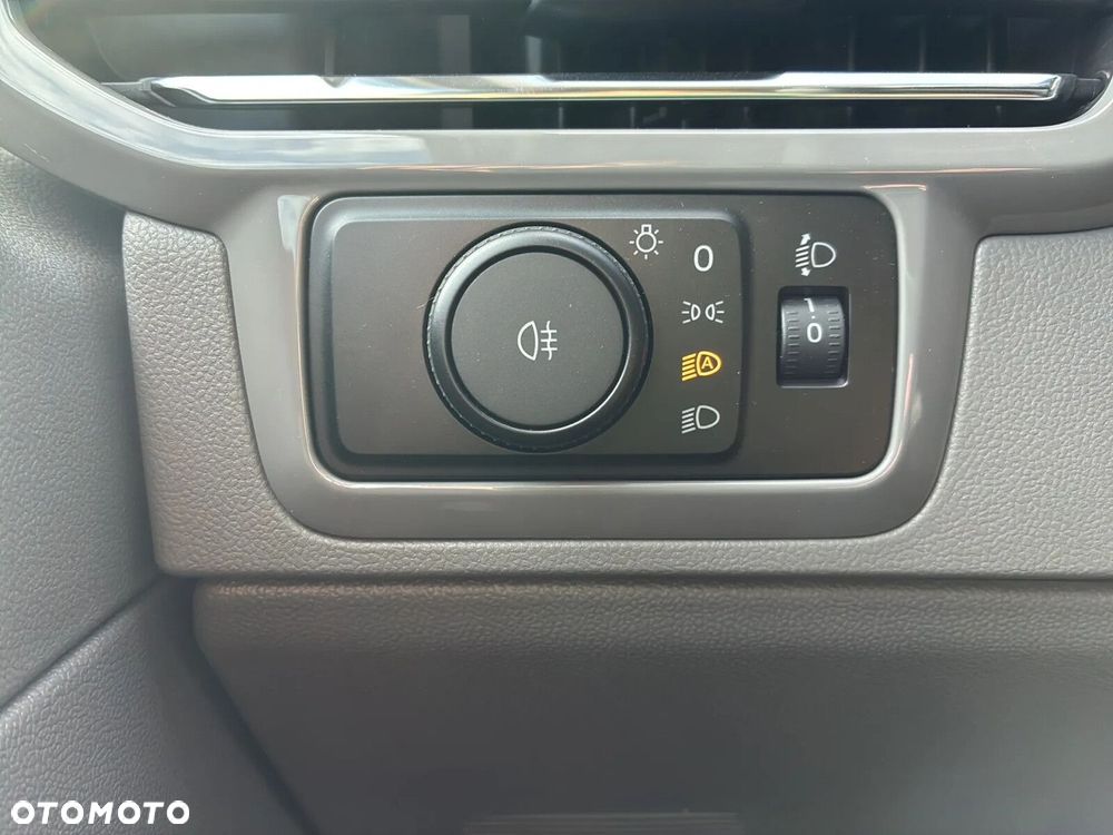 Volkswagen Caravelle - 36