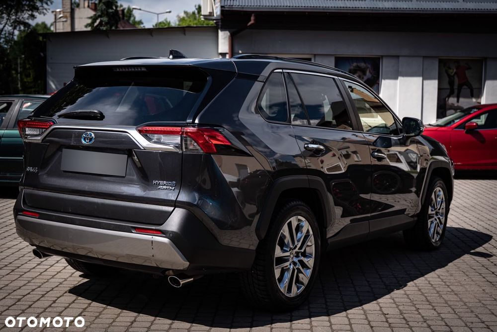 Toyota RAV4 - 8