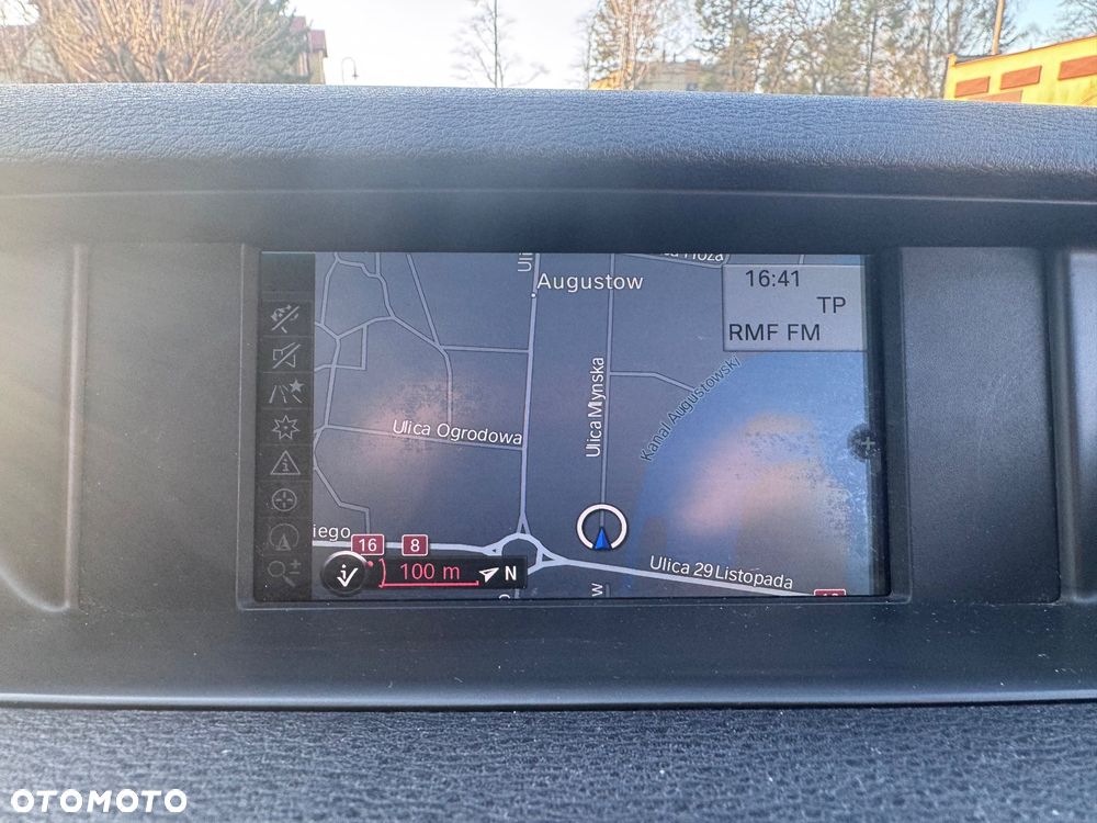 BMW X1 xDrive18d - 13