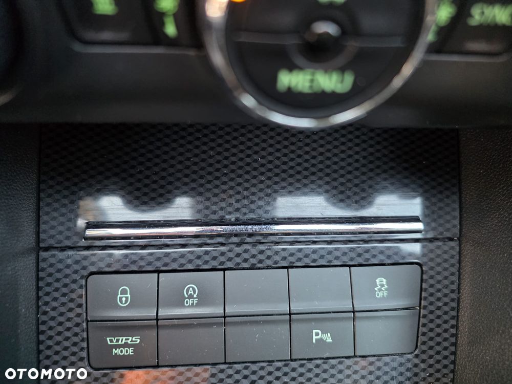 Skoda Octavia 2.0 TDI DSG RS - 25