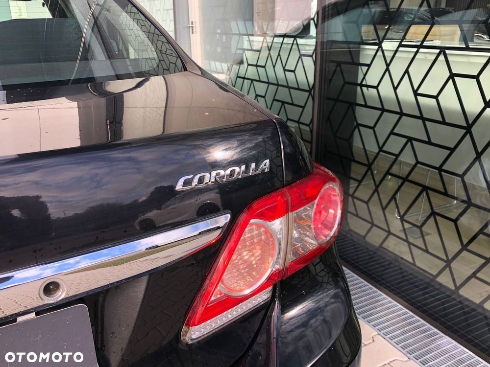 Toyota Corolla 1.6 Premium + - 30