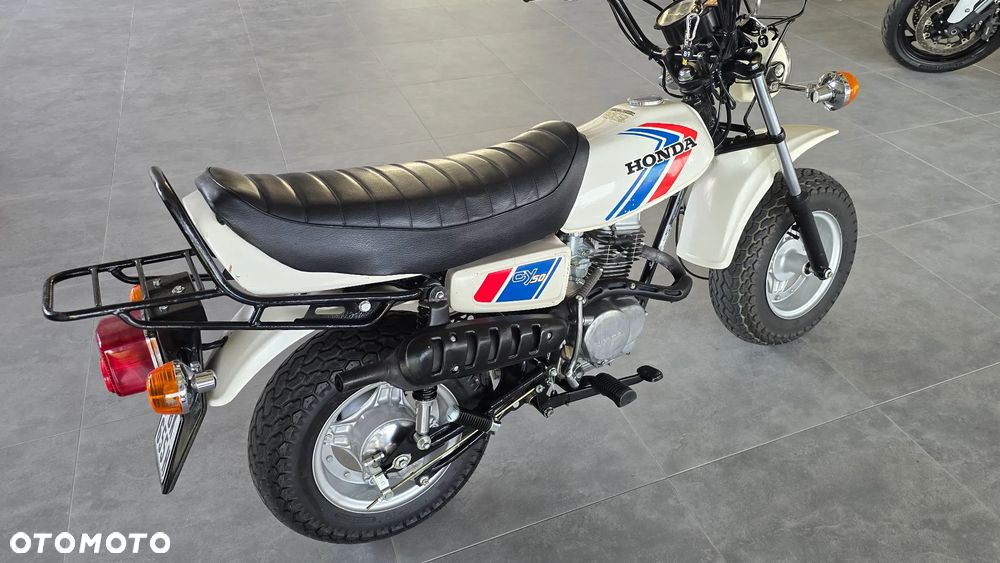 Honda C - 17