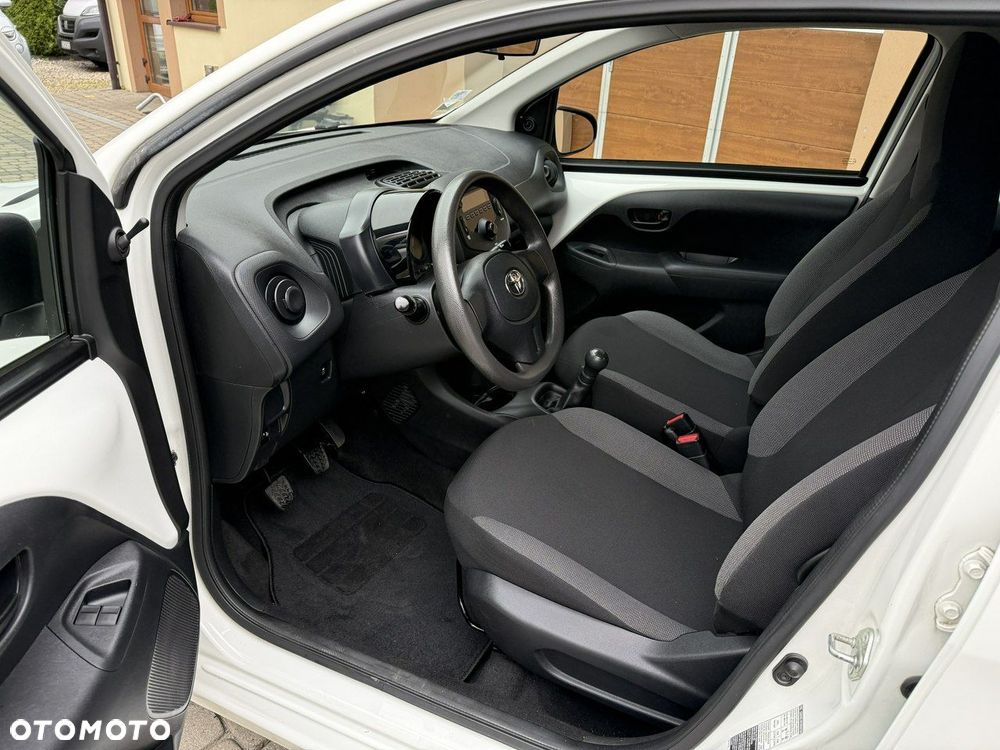 Toyota Aygo 1.0 VVT-i Sprint EU6 - 18