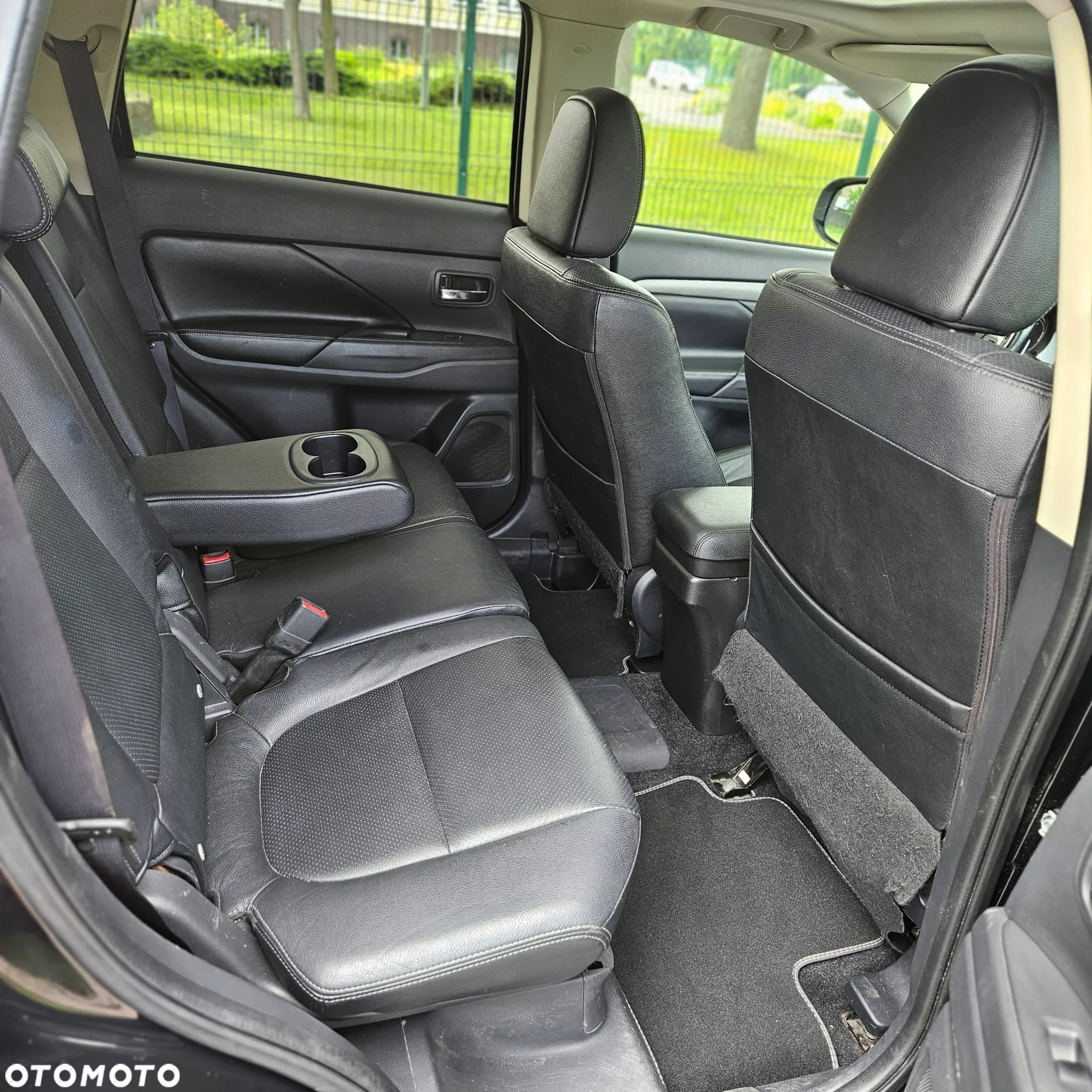 Mitsubishi Outlander 2.0 4WD Plug-In Hybrid Top - 18