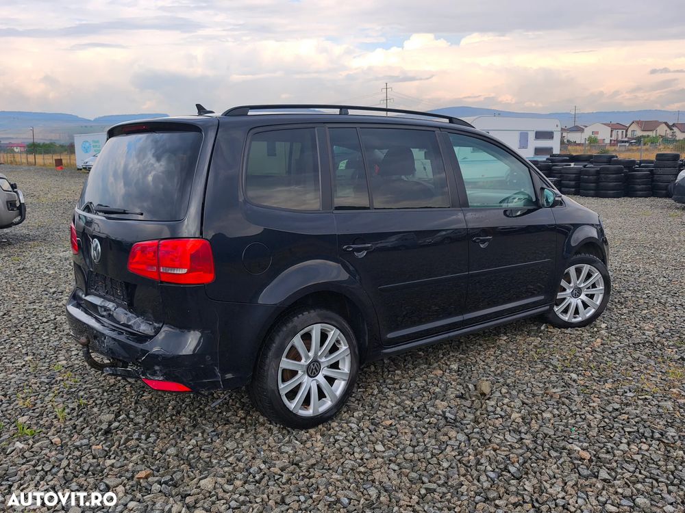 Volkswagen Touran 2.0 TDI DPF BlueMotion Technology DSG Comfortline - 5