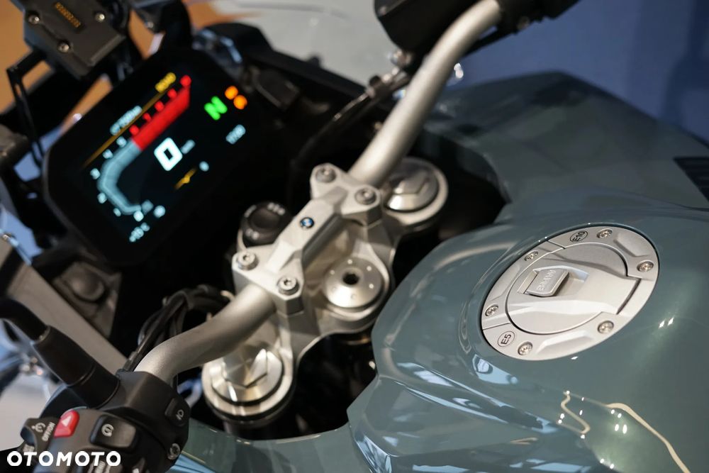 BMW F - 39