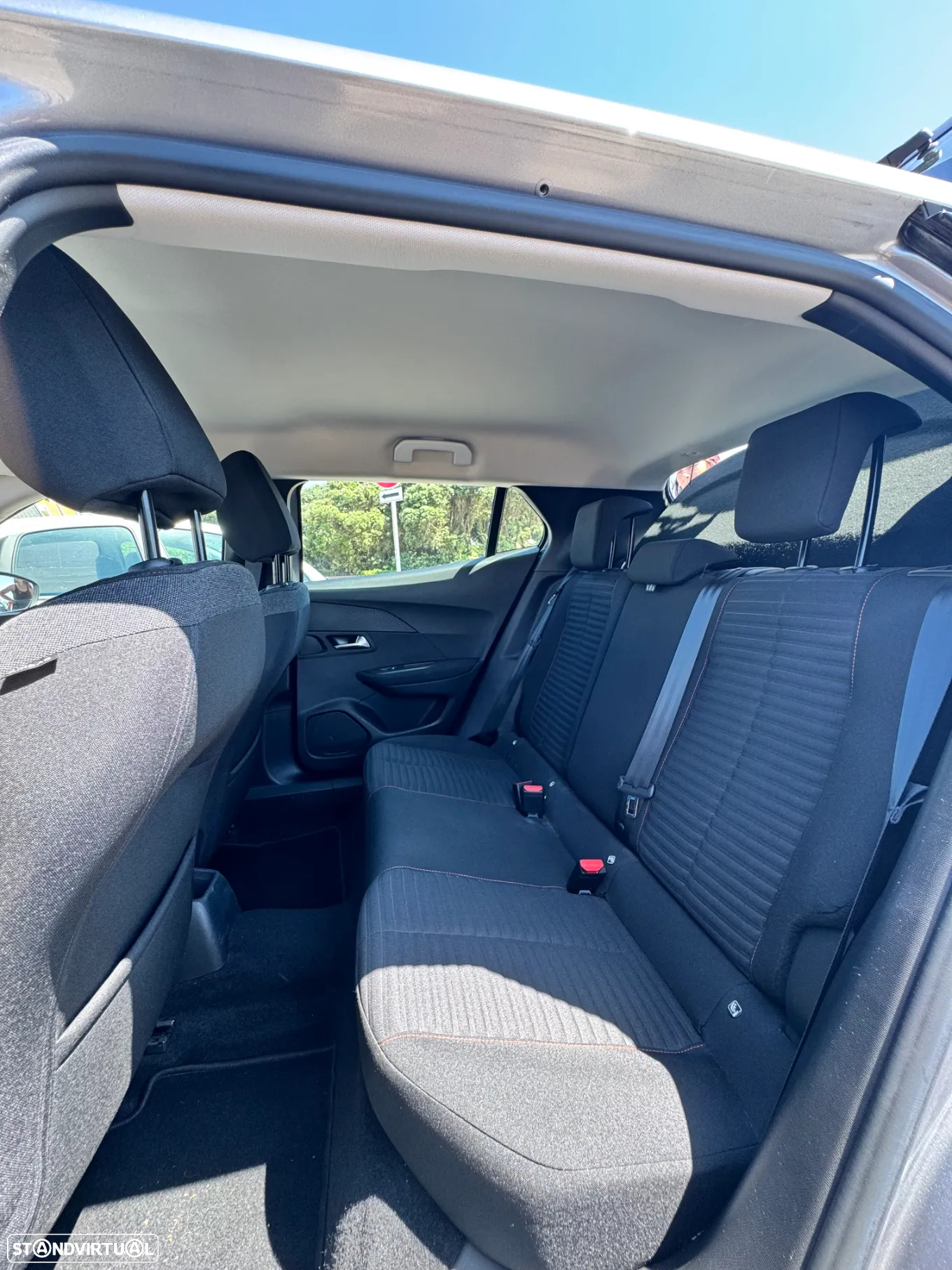 Peugeot 2008 1.5 BlueHDi Allure - 9