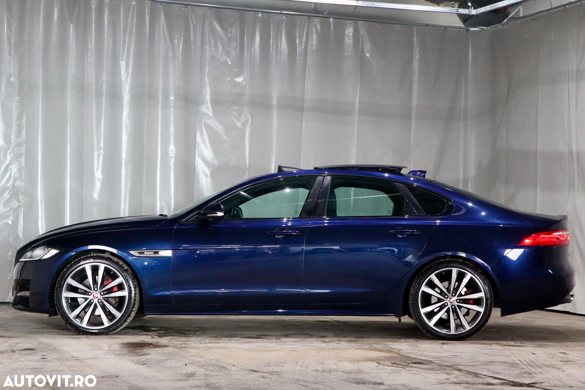 Jaguar XF 25d Aut. R-Sport - 40
