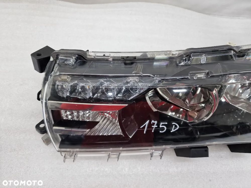 TOYOTA COROLLA E16 13- LEWA / PRAWA  LAMPA PRZEDNIA PRZÓD , NR 81110-02E71-00 / 81150-02E7-00 , NR AUKCJI LL175 - 31