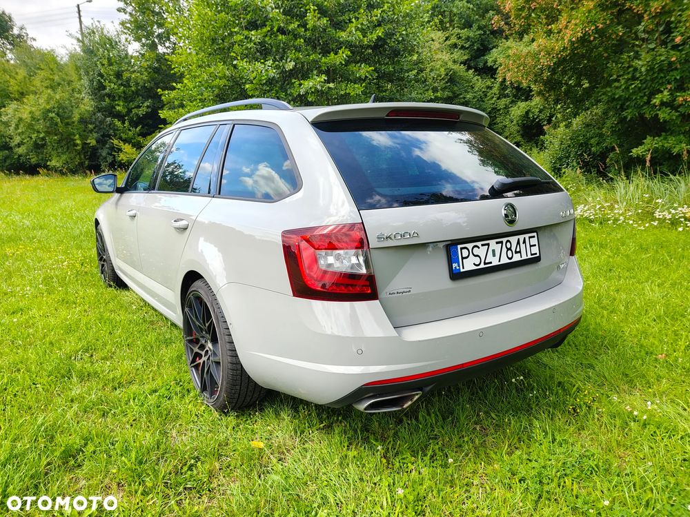Skoda Octavia 2.0 TDI DSG RS - 3