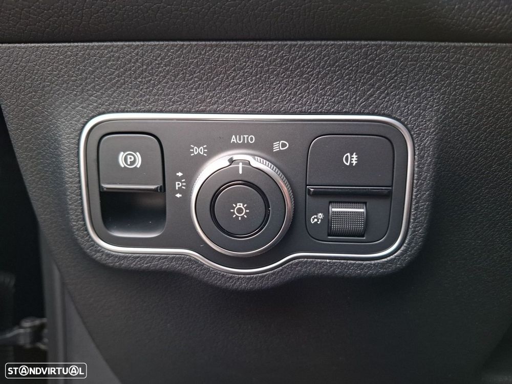 Mercedes-Benz GLB 180 d AMG Line - 20
