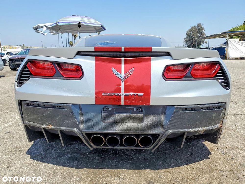 Chevrolet Corvette - 7