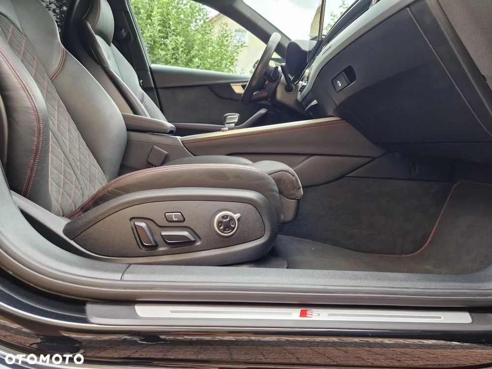 Audi A4 Avant 40 TDI quattro S tronic S line - 22