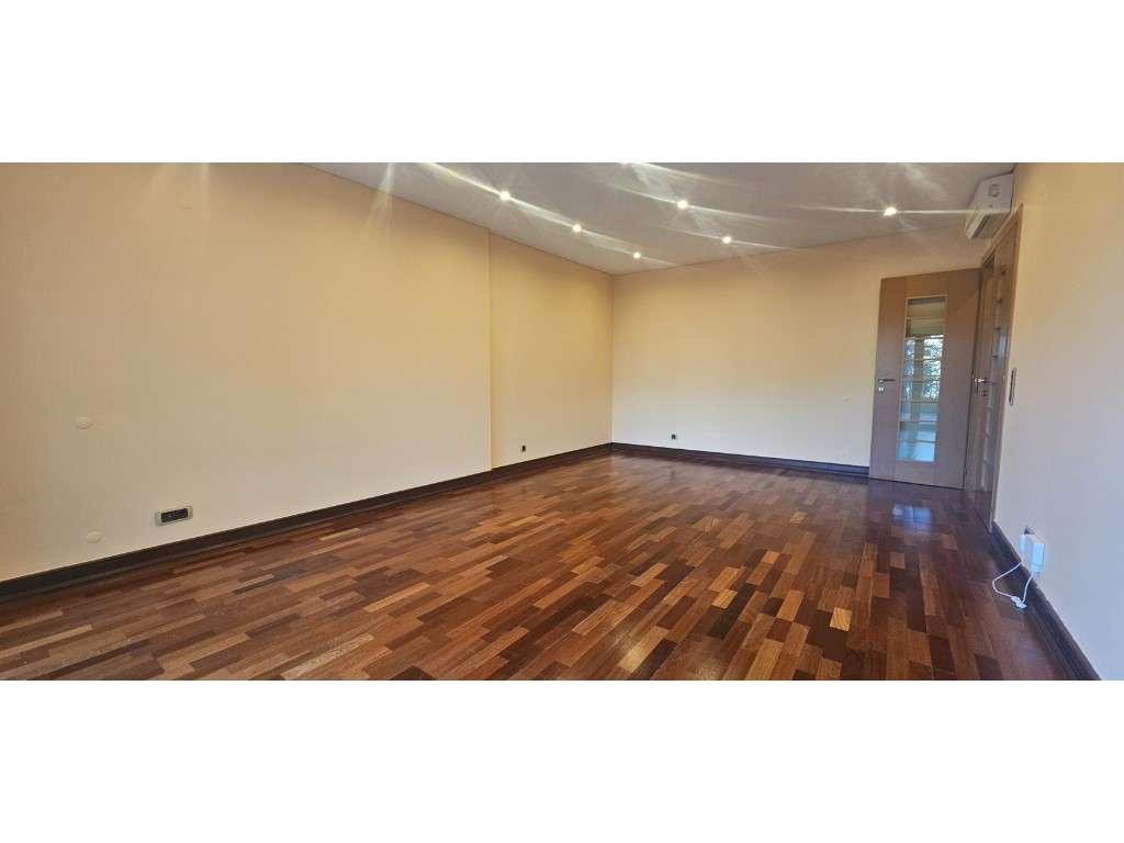 T3 com terraço e parqueamento - Urbanização do Almirante, Santo Ant... - Grande imagem: 2/34