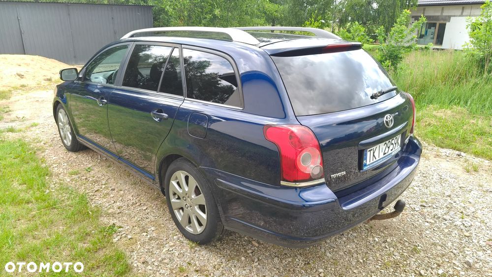 Toyota Avensis 2.0 D-4D Sol - 4