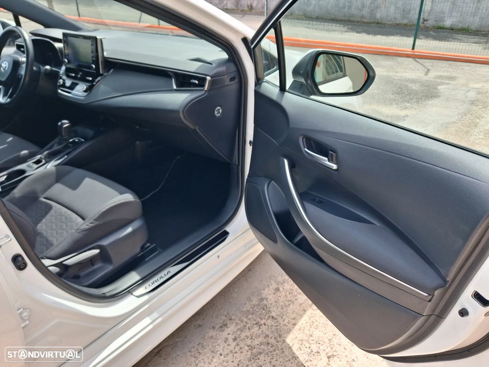 Toyota Corolla 1.8 Hybrid Exclusive - 16