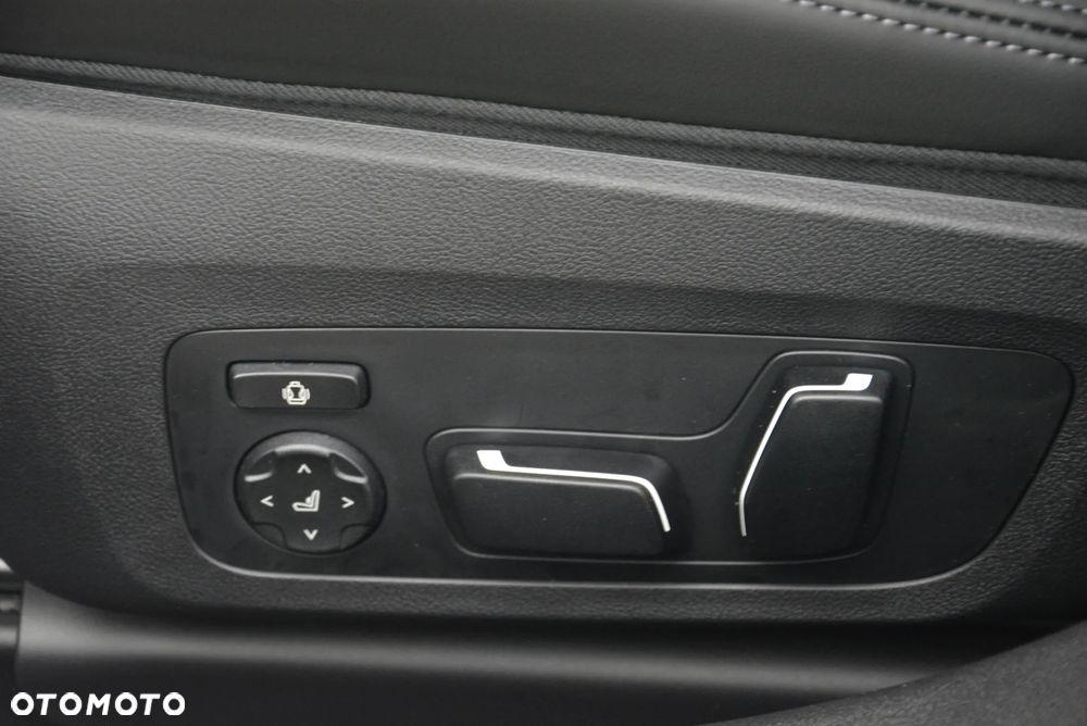 BMW M3 Competition M xDrive - 16