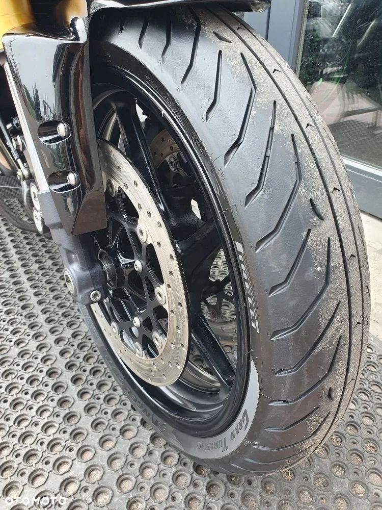 Yamaha FZ - 33