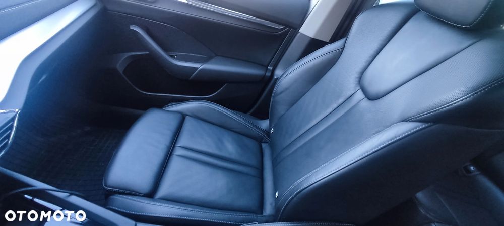 Skoda Octavia 2.0 TDI DSG Style - 16