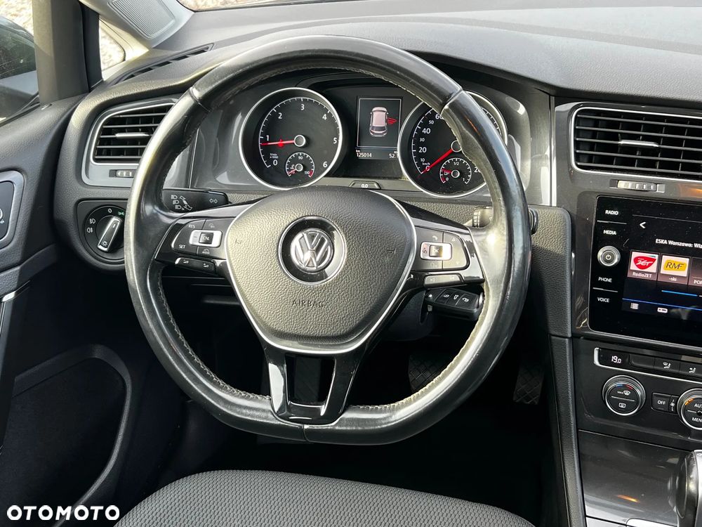 Volkswagen Golf - 10